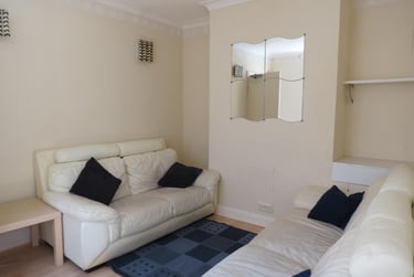 3 bed house, Winton, Moordown, Bournemouth, BH91PT - Image 2