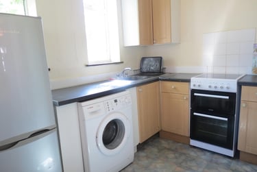 3 bed house, 113 Stewart Road, Charminster, Bournemouth, BH88PA - Image 2