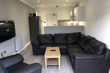 6 bed house, Charminster, Springbourne, Bournemouth, BH88SP - Image 2