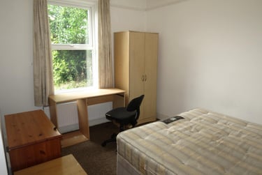 4 bed house, Winton, Ensbury Park, Bournemouth, BH92SE - Image 6