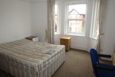 4 bed house, Winton, Ensbury Park, Bournemouth, BH92SE - Image 7