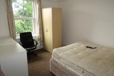 4 bed house, Winton, Ensbury Park, Bournemouth, BH92SE - Image 8