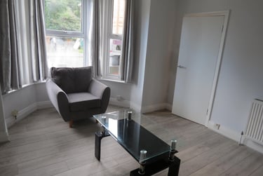 4 bed house, Charminster, Springbourne, Bournemouth, BH88NU - Image 3