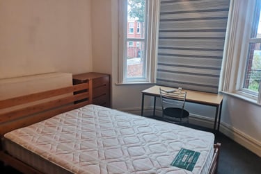 4 bed house, Winton, Ensbury Park, Bournemouth, BH92PH - Image 2