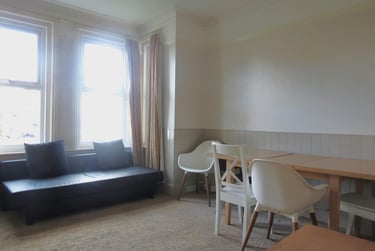 5 bed house, Ensbury Park, Bournemouth, BH105DF - Image 2