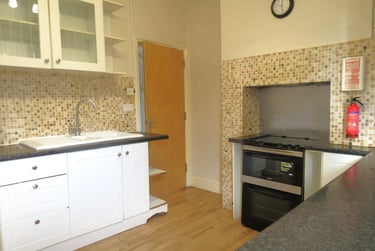 5 bed house, Ensbury Park, Bournemouth, BH105DF - Image 5