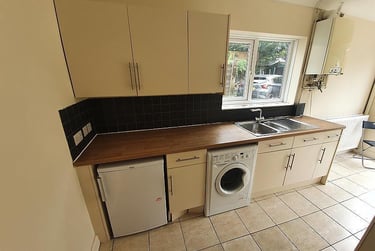 6 bed house, Winton, Charminster, Bournemouth, BH91BD - Image 4