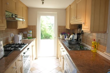 4 bed house, Charminster, Bournemouth, BH88QA - Image 2
