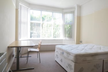 5 bed house, Winton, Charminster, Bournemouth, BH91BY - Image 3