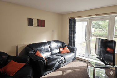 5 bed house, 41 Alton Road, Talbot village, Bournemouth, BH104AD - Image 2