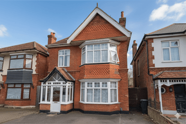 5 bed house, Winton, Ensbury Park, Bournemouth, BH92ND - Image 1