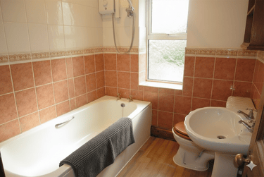 4 bed house, Charminster, Springbourne, Bournemouth, BH88NZ - Image 2