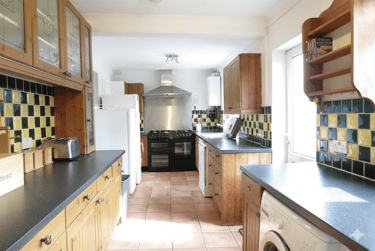 6 bed house, Ensbury Park, Talbot village, Bournemouth, BH104EQ - Image 3