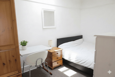 6 bed house, Ensbury Park, Talbot village, Bournemouth, BH104EQ - Image 8