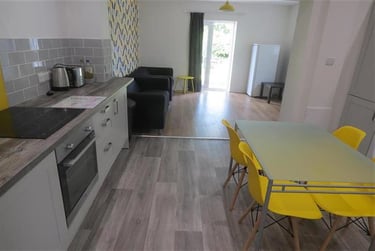 5 bed house, Ensbury Park, Bournemouth, BH104EE - Image 4