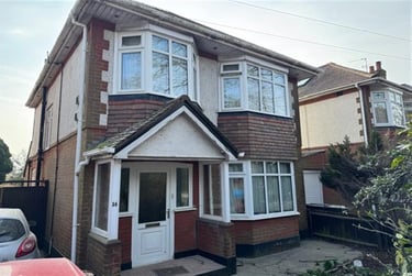 4 bed house, 14 Redhill Avenue, Ensbury Park, Bournemouth, BH92SN - Image 1