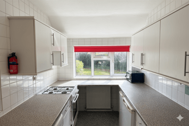 4 bed house, 14 Redhill Avenue, Ensbury Park, Bournemouth, BH92SN - Image 3