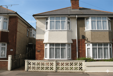 3 bed house, Charminster, Bournemouth, BH91HY - Image 1