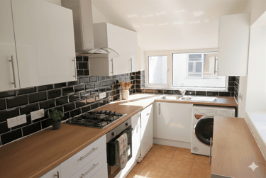 5 bed house, Charminster, Springbourne, Bournemouth, BH88RQ - Image 4