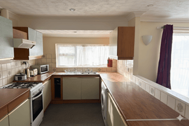 3 bed flat, Wallisdown, Talbot village, Poole, BH125BJ - Image 4