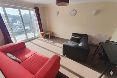 3 bed flat, Wallisdown, Talbot village, Poole, BH125BJ - Image 3