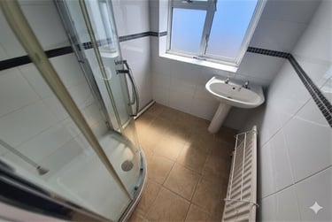 3 bed flat, Wallisdown, Talbot village, Poole, BH125BJ - Image 7
