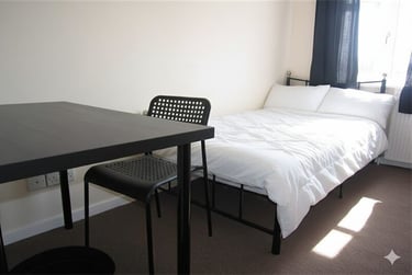 3 bed flat, Wallisdown, Talbot village, Poole, BH125BJ - Image 5