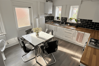 5 bed house, Winton, Bournemouth, BH92JN - Image 2