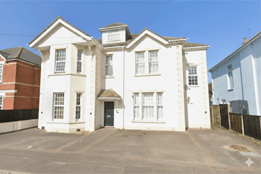 4 bed flat, Alington Road, Charminster, Bournemouth, BH37JX - Image 1