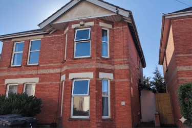 3 bed flat, Gerald Road, Charminster, Bournemouth, BH37JZ - Image 1