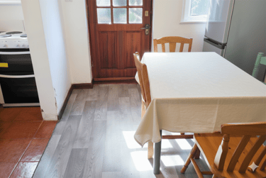 3 bed flat, Gerald Road, Charminster, Bournemouth, BH37JZ - Image 3