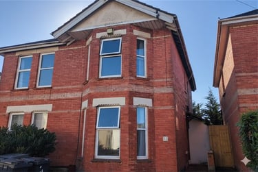 3 bed flat, Gerald Road, Charminster, Bournemouth, BH37JZ - Image 2