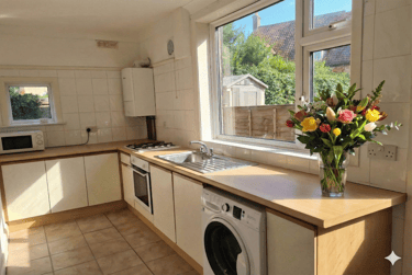 4 bed house, Winton, Bournemouth, BH92PN - Image 4