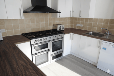 7 bed house, Charminster, Springbourne, Bournemouth, BH88NZ - Image 4