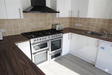 7 bed house, Charminster, Springbourne, Bournemouth, BH88NZ - Image 3