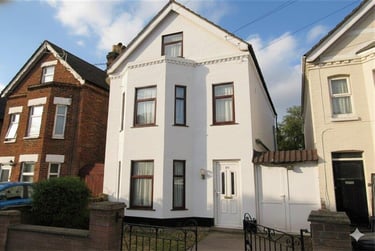 7 bed house, Charminster, Springbourne, Bournemouth, BH88NZ - Image 1