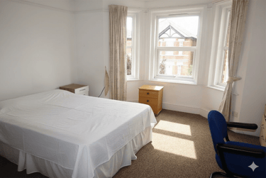 4 bed house, Winton, Ensbury Park, Bournemouth, BH92SE - Image 7