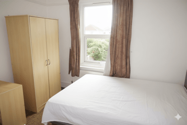 4 bed house, Winton, Ensbury Park, Bournemouth, BH92SE - Image 9