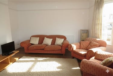 4 bed house, Winton, Ensbury Park, Bournemouth, BH92SE - Image 3