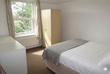 4 bed house, Winton, Ensbury Park, Bournemouth, BH92SE - Image 6
