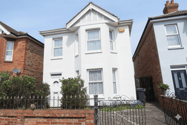 4 bed house, Charminster, Bournemouth, BH88RA - Image 2