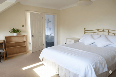 7 bed house, 10 Vine Farm Road, Talbot village, Poole, BH125EN - Image 11