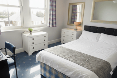 5 bed house, 14 Wallis Road, Talbot village, Bournemouth, BH104AG - Image 8