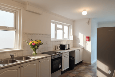 6 bed house, Winton, Bournemouth, BH92NA - Image 2