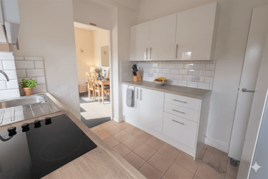 6 bed house, Winton, Bournemouth, BH92NS - Image 4