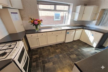 4 bed house, Winton, Ensbury Park, Bournemouth, BH92SH - Image 3