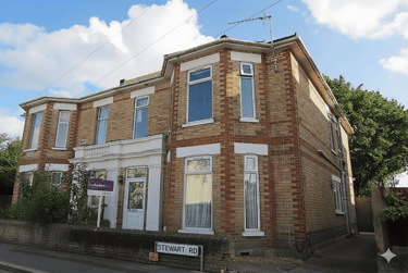 6 bed house, Charminster, Springbourne, Bournemouth, BH88NZ - Image 1