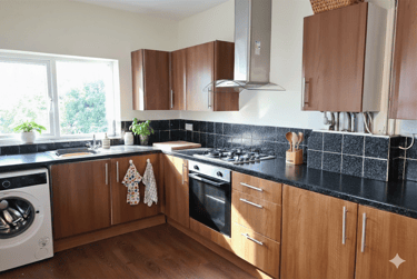 4 bed house, 6 Iris Road, Winton, Ensbury Park, Bournemouth, BH92PJ - Image 2