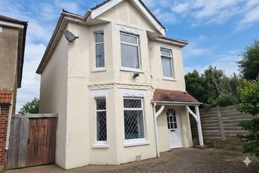 4 bed house, 6 Iris Road, Winton, Ensbury Park, Bournemouth, BH92PJ - Image 2