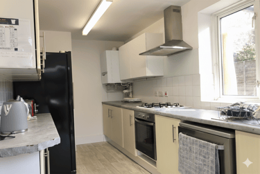 6 bed house, Winton, Bournemouth, BH92PL - Image 5